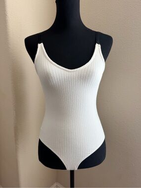 ATM Anthony Thomas Melillo Cream Ribbed V-Neck Bodysuit